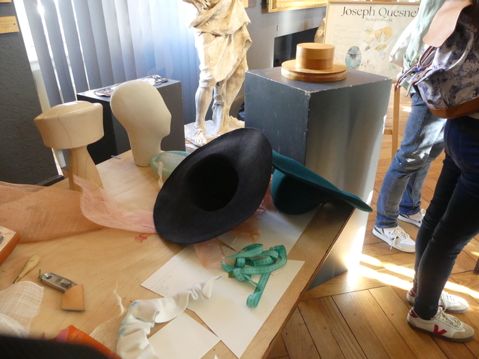 Démonstration : défilé de mode dans les salles du musée, Musée Quesnel-Morinière, Coutances