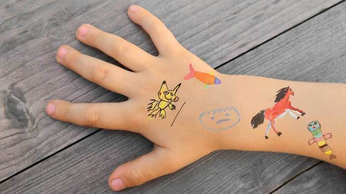 Dessine ton tatouage éphémère Ludo-médiathèque Saint-Médard-en-Jalles