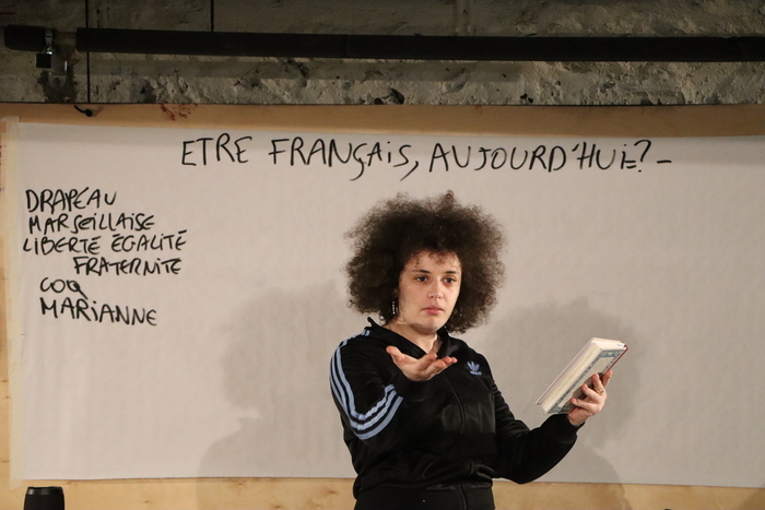 Douce France, Archives nationales, Saint-Denis