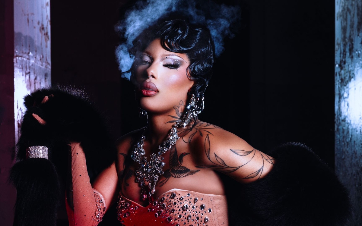 Drag invasion Eboni Labelle Bateau El Alamein paris