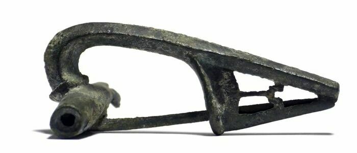 En mode romain : la fibule ancêtre de l&rsquo;épingle à nourrice, Musée Amphoralis, Sallèles-d&rsquo;Aude