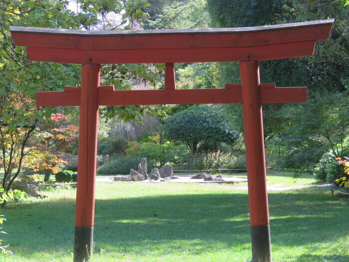 Expérience pieds nus au Jardin zen, Jardin zen d&rsquo;Erik Borja, Beaumont-Monteux