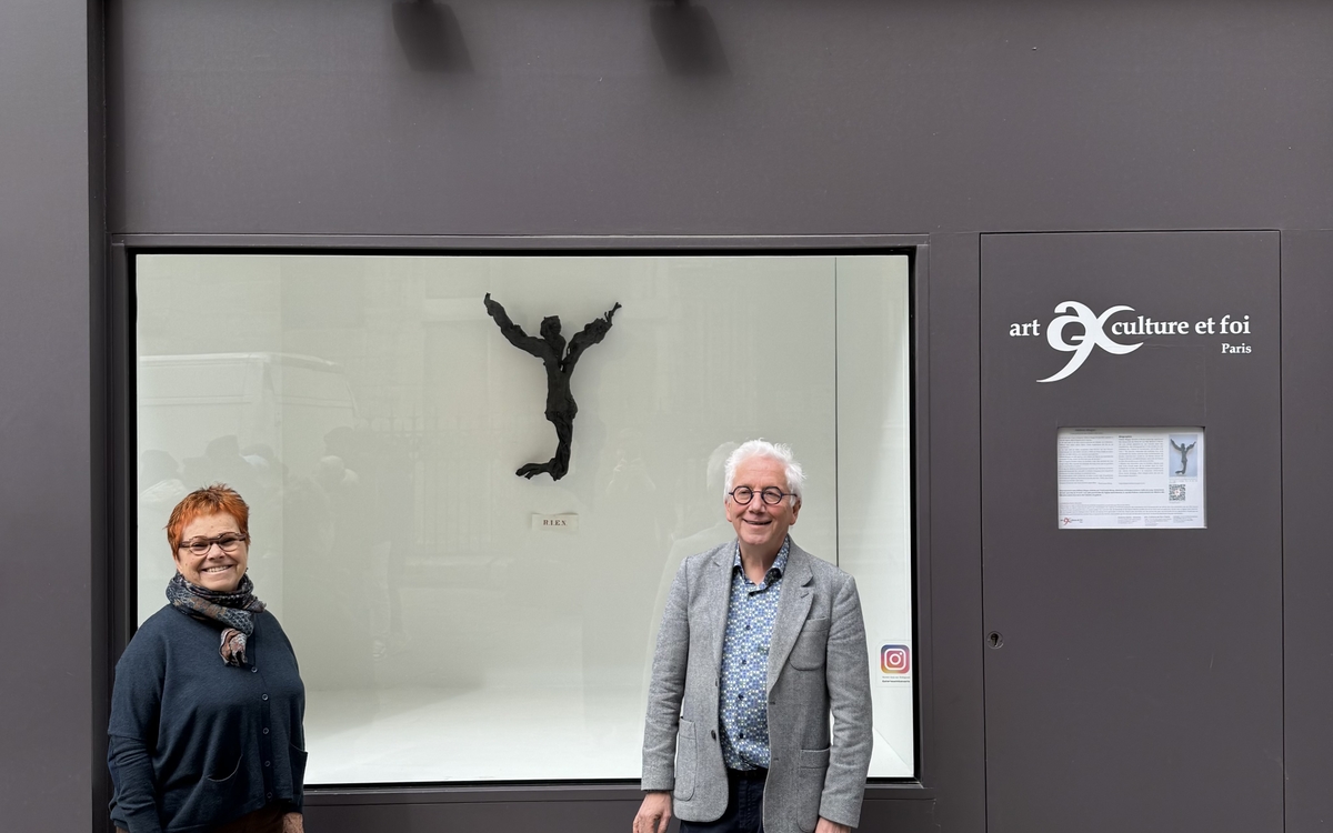  » Exposition Hélène Mugot : Toute personne qui tombe a des ailes. » Galerie Saint-Séverin paris