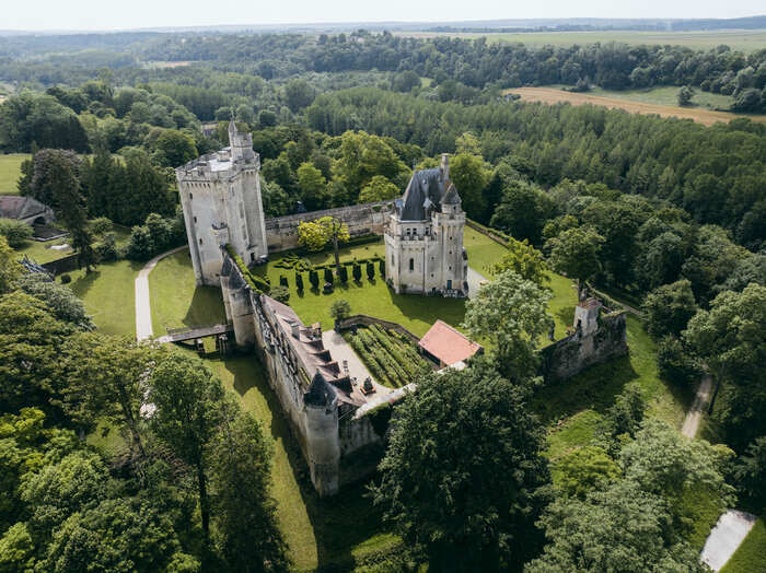 Exposition Regards sur Jehanne d&rsquo;arc Donjon de Vez Vez