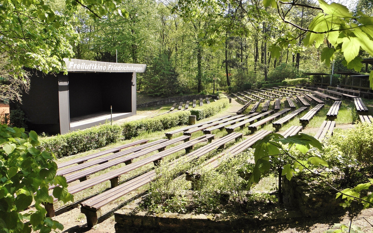 Festival Ciné Chapelle, quand le cinéma s’invite dans les jardins partagés du 18e arrondissement.