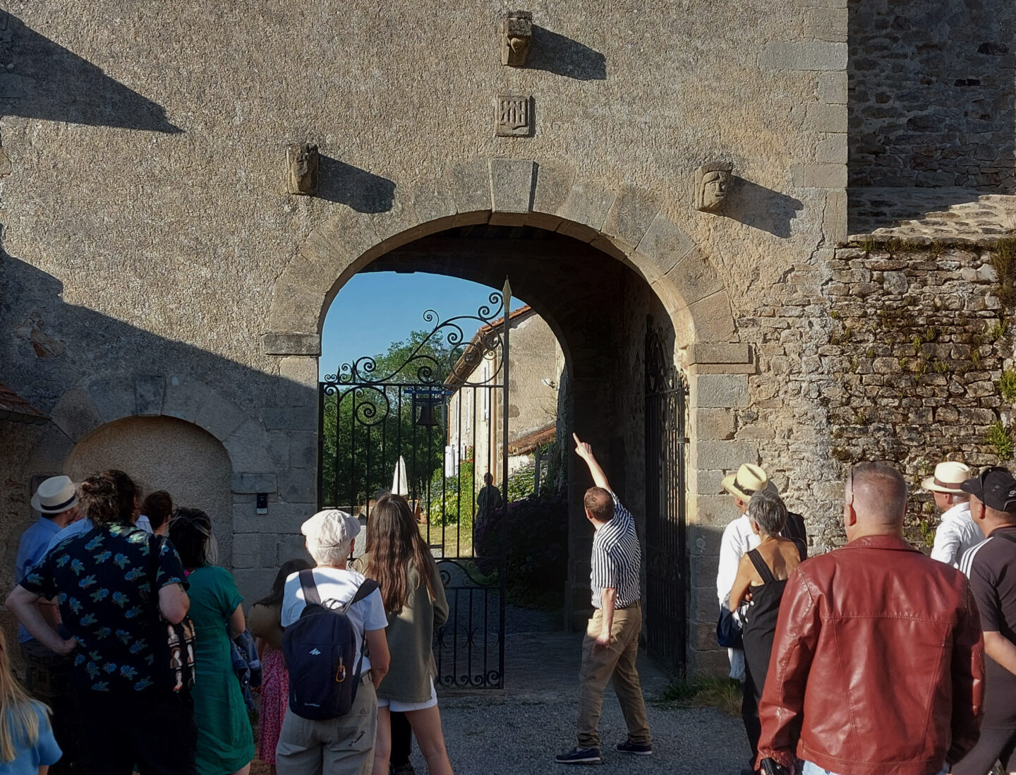 Festival du château nord 2026 Visite, Dîner, Concerts (Farah Fersi et Malval) Le Château Nord Dompierre-les-Églises