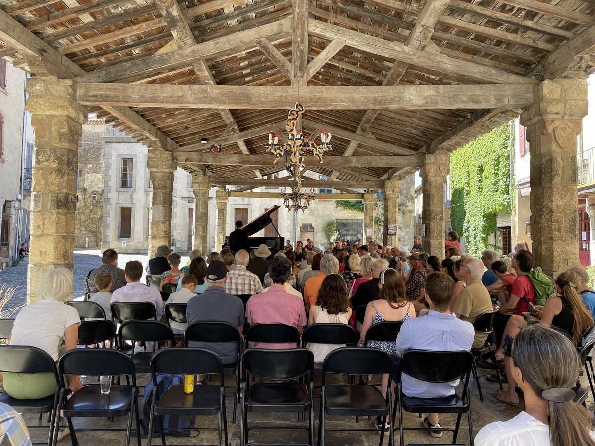 FESTIVAL EN BLANC ET NOIR Lagrasse