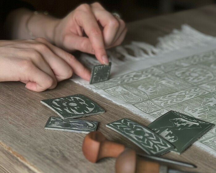 Mural participativo: crea tu retrato de científico con sellos, Hôtel des sciences, Poitiers