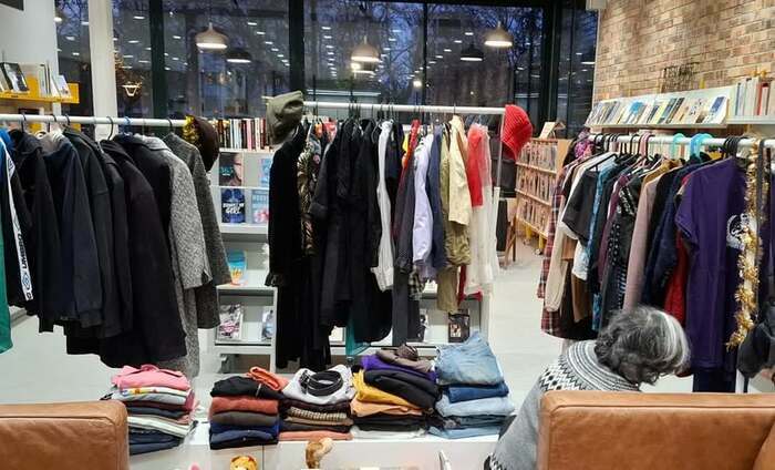 Fringothèque solidaire à la bibliothèque Bordeaux-Lac, Bibliothèque Bordeaux-Lac, Bordeaux