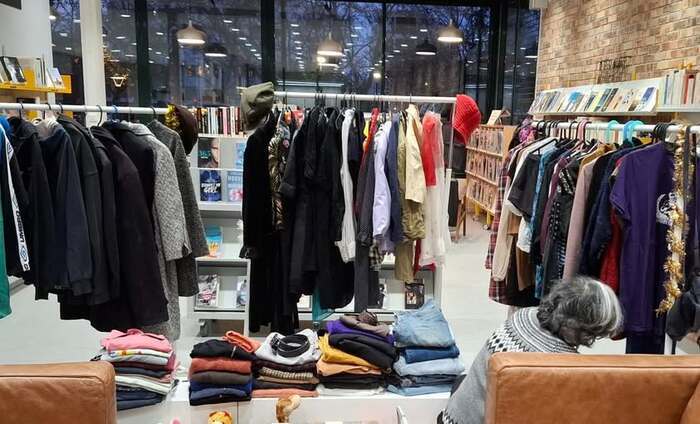 Fringothèque solidaire à la bibliothèque Bordeaux-Lac, Bibliothèque Bordeaux-Lac, Bordeaux