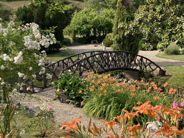 Illusions et points de vue au jardin Jardin du moulin de Nanteuillet Voulgézac