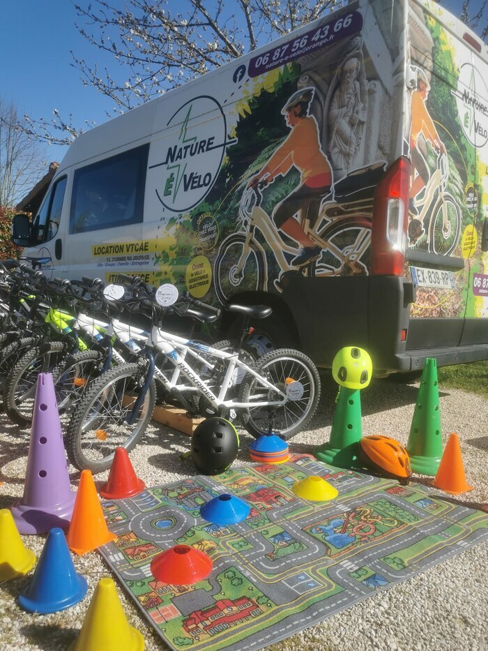 JEUX A VÉLO POUR ENFANTS, maison de la forêt 86360 montamisé, Montamisé