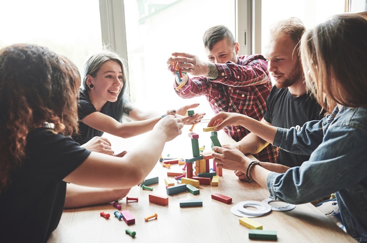 Jeux de société en famille ! Salle de réunion Andernos-les-Bains