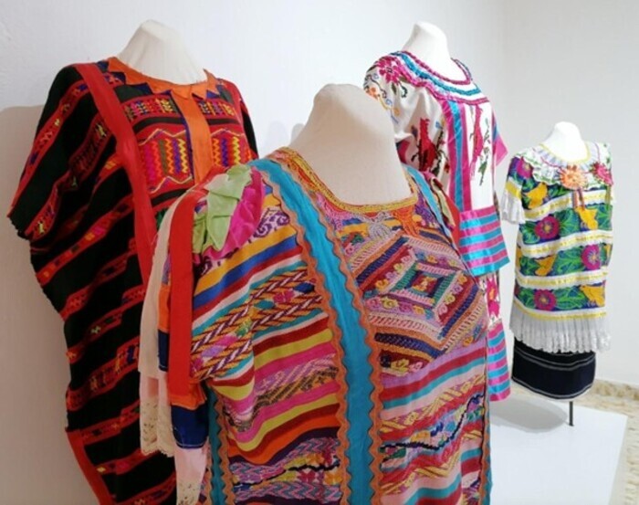 La culture mexicaine à travers les fils et les broderies Salle Quintin Loucher Bordeaux