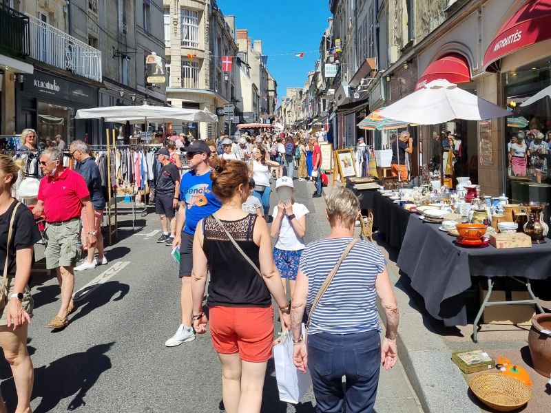 La Grande Braderie de Bayeux  Bayeux