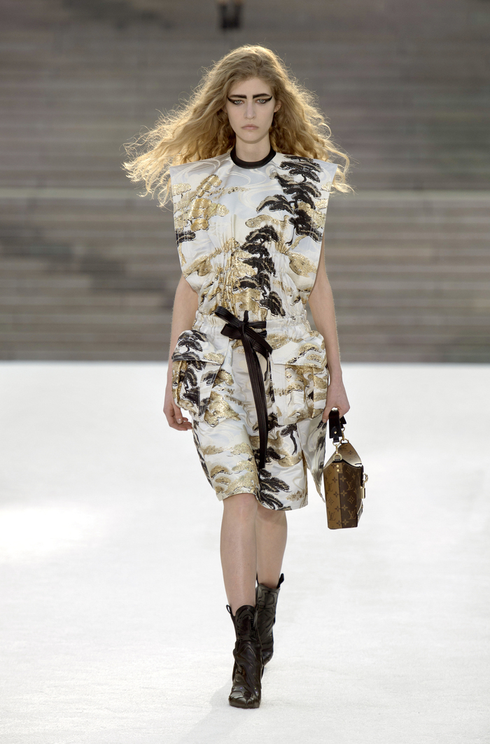 La mode japonaise et son influence sur la création européenne Château de Fontainebleau - salle des colonnes Fontainebleau