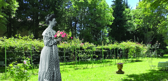 Le jardin de Louise:une roseraie centenaire à restaurer, Le Grand Mas, avenue Frédéric Mistral, Saint-Étienne-du-Grès