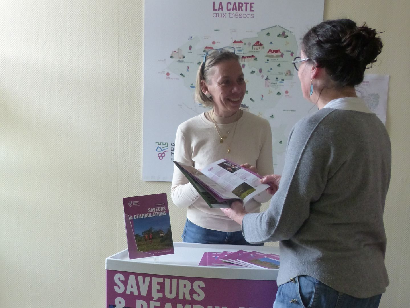 Le stand tourisme & loisirs Coteaux Béarn Madiran s’invite au marché !  Lembeye