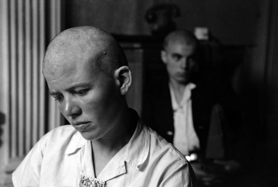 Une femme française accusée de collaboration horizontale, Rennes, août 1944