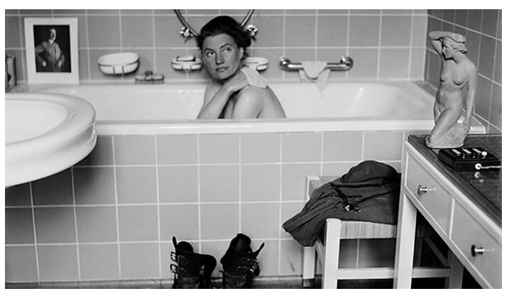 Lee Miller dans la baignoire d’Adolf Hitler