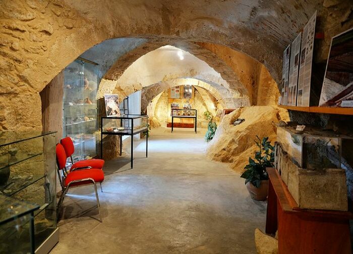 Les Hommes préhistoriques Centre culturel de Mormoiron Mormoiron