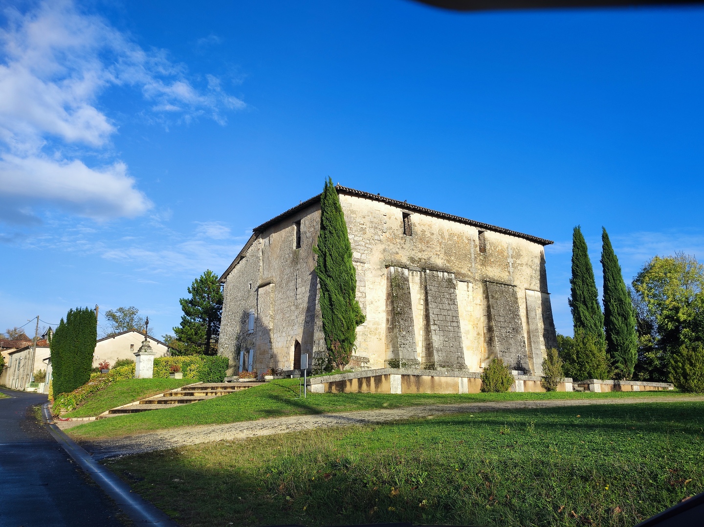 Les Randos des Nounous Le chemin de la Commanderie Comberanche-et-Épeluche Dordogne