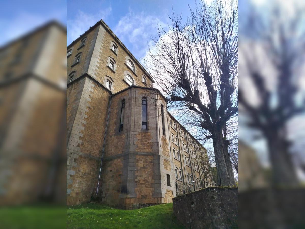 Les Unelles, quelle histoire ! Sur l&rsquo;esplanade Coutances