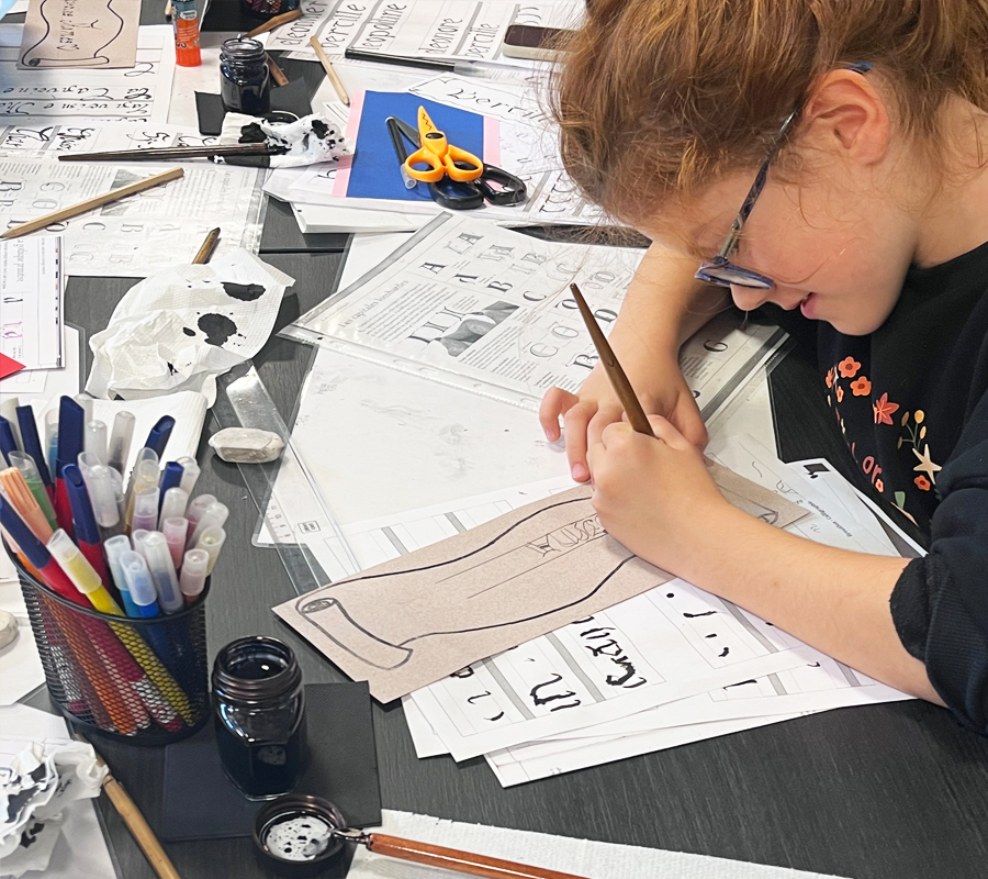 Lettrine et décor végétal  Bruère-Allichamps