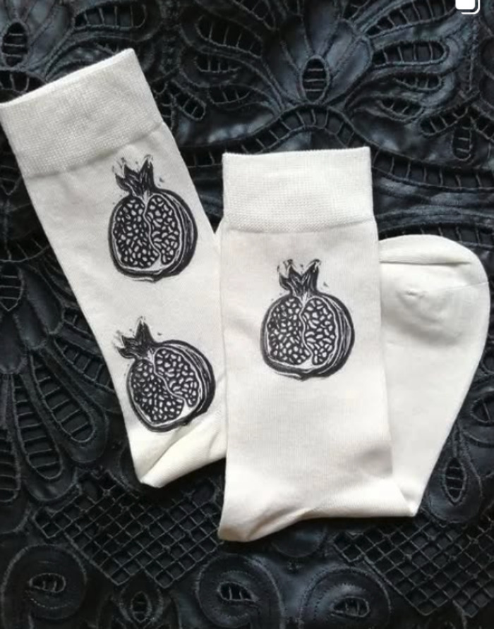 Linogravure sur chausettes, Les Yvette 280 cours de la somme 33800 Bordeaux, Bordeaux