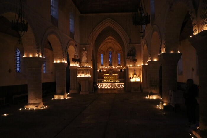Lumières dans l&rsquo;église de Ryes, Église Saint-Martin, Ryes