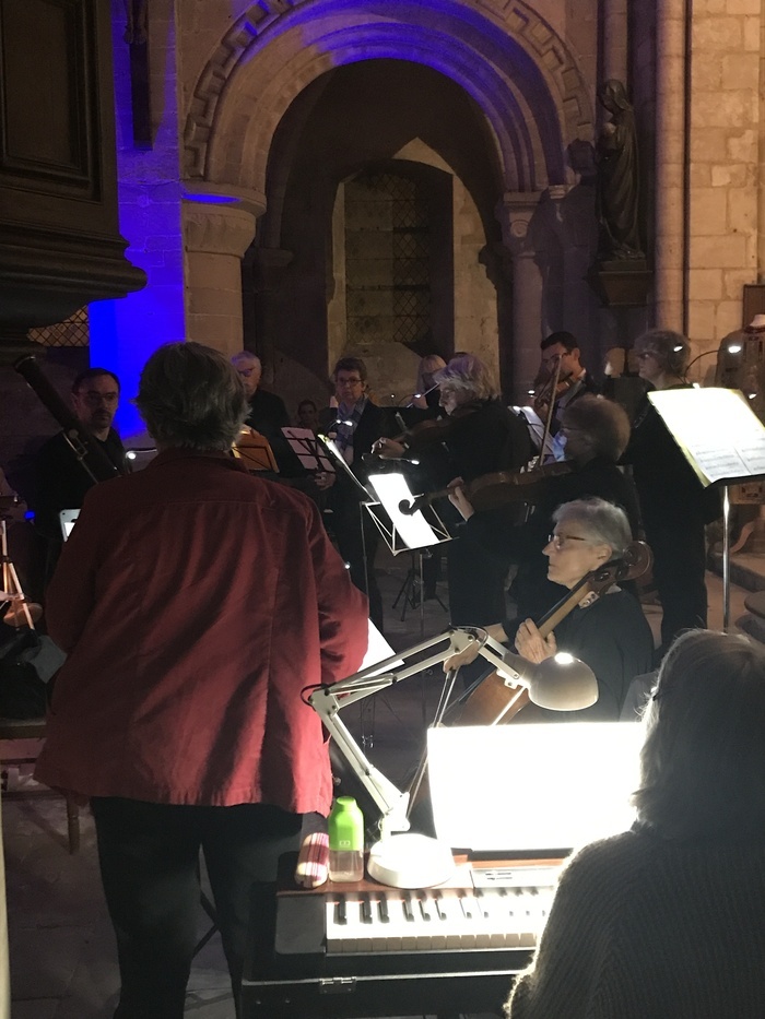Lumières sur l'église de Bernières-sur-mer Eglise de la Nativité de Notre-Dame de Bernières-sur-mer Bernières-sur-Mer