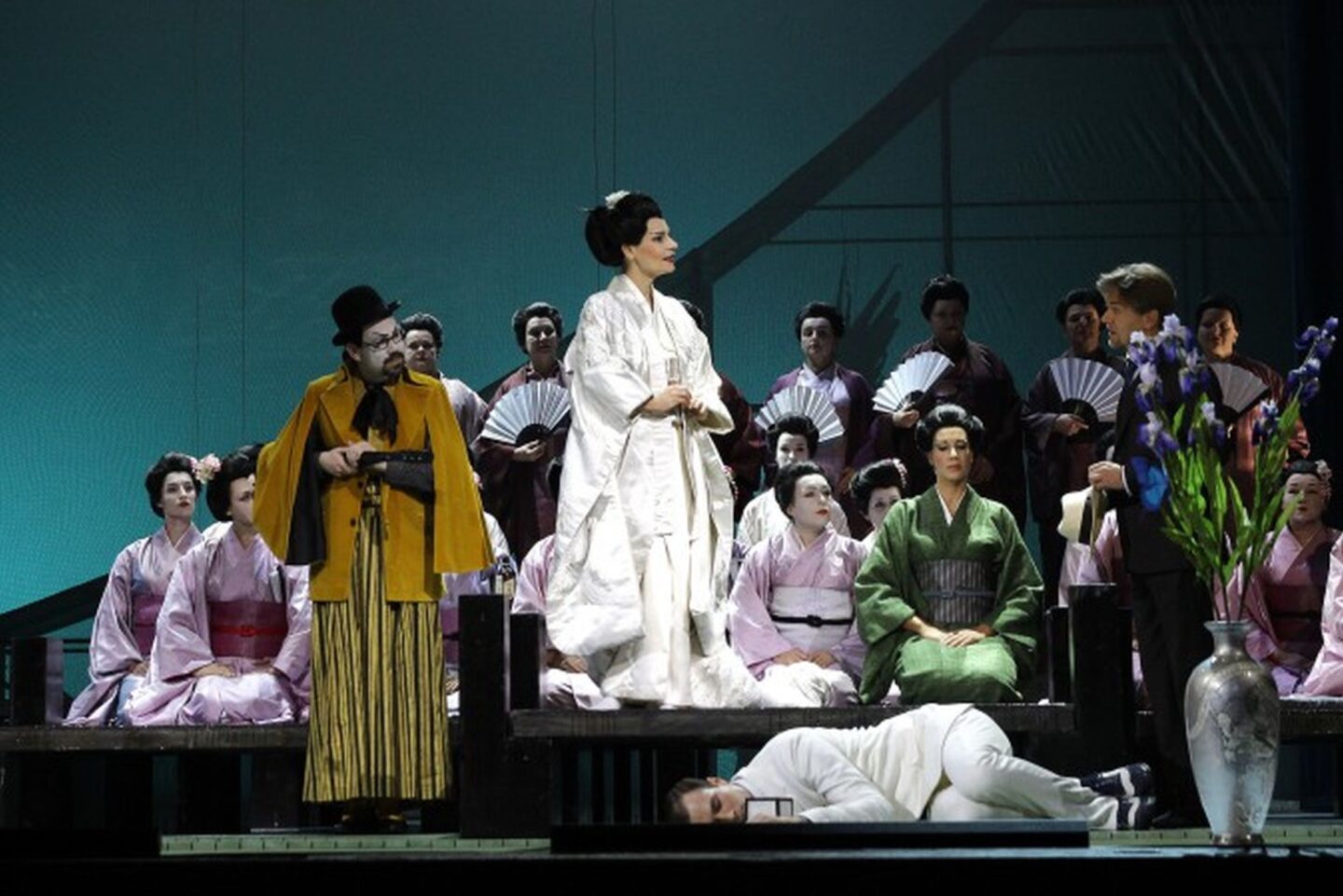 MADAMA BURTTERFLY Ollioules Cedex