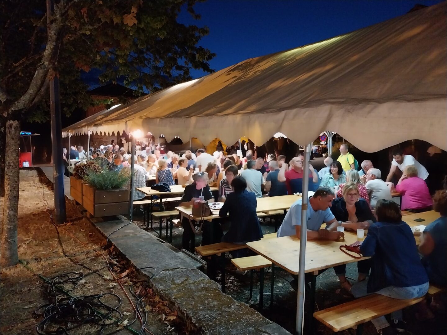 Marché de saison le 31 juillet Place du Bourg Compreignac