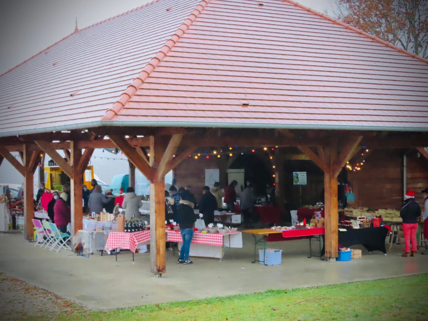 Marché du printemps et randonnée  Meuzac