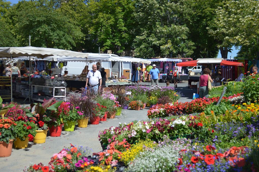 Marché Place du champ de foire Dun-le-Palestel 2026-04-23