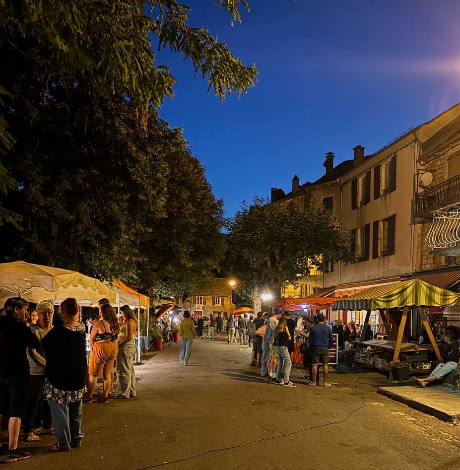 MARCHÉ NOCTURNE quai Pont de Montvert Sud Mont Lozère 2026-07-17