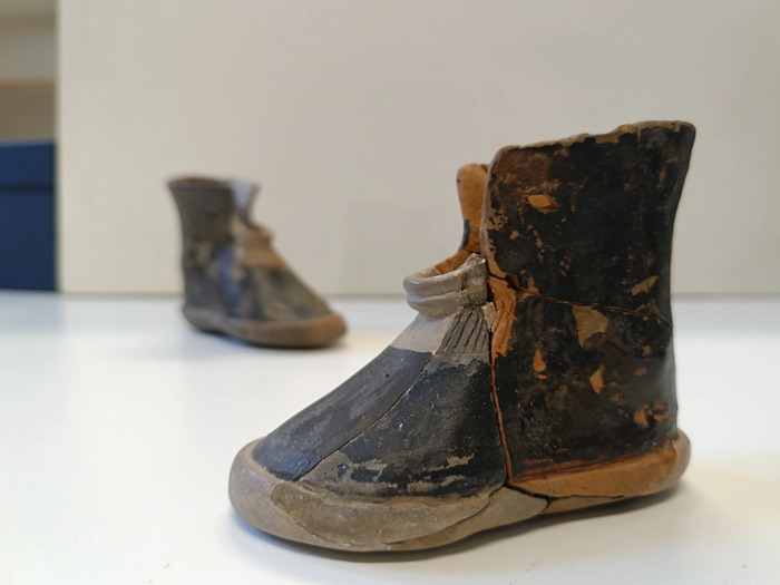 Marcher à l’égéenne : modes et usages des chaussures dans la Grèce Préclassique Château de Fontainebleau - salon des fleurs Fontainebleau
