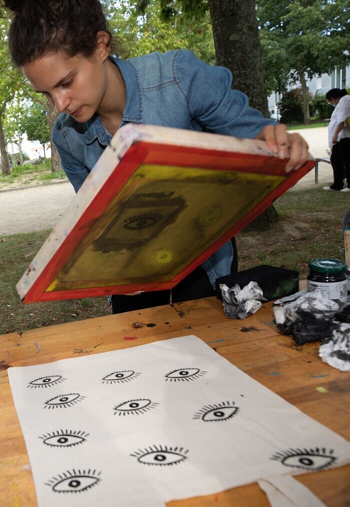 « Mémoire et création », ateliers artistiques avec Camille Bleu Valentin Fonds documentaire Tissé Métisse Nantes