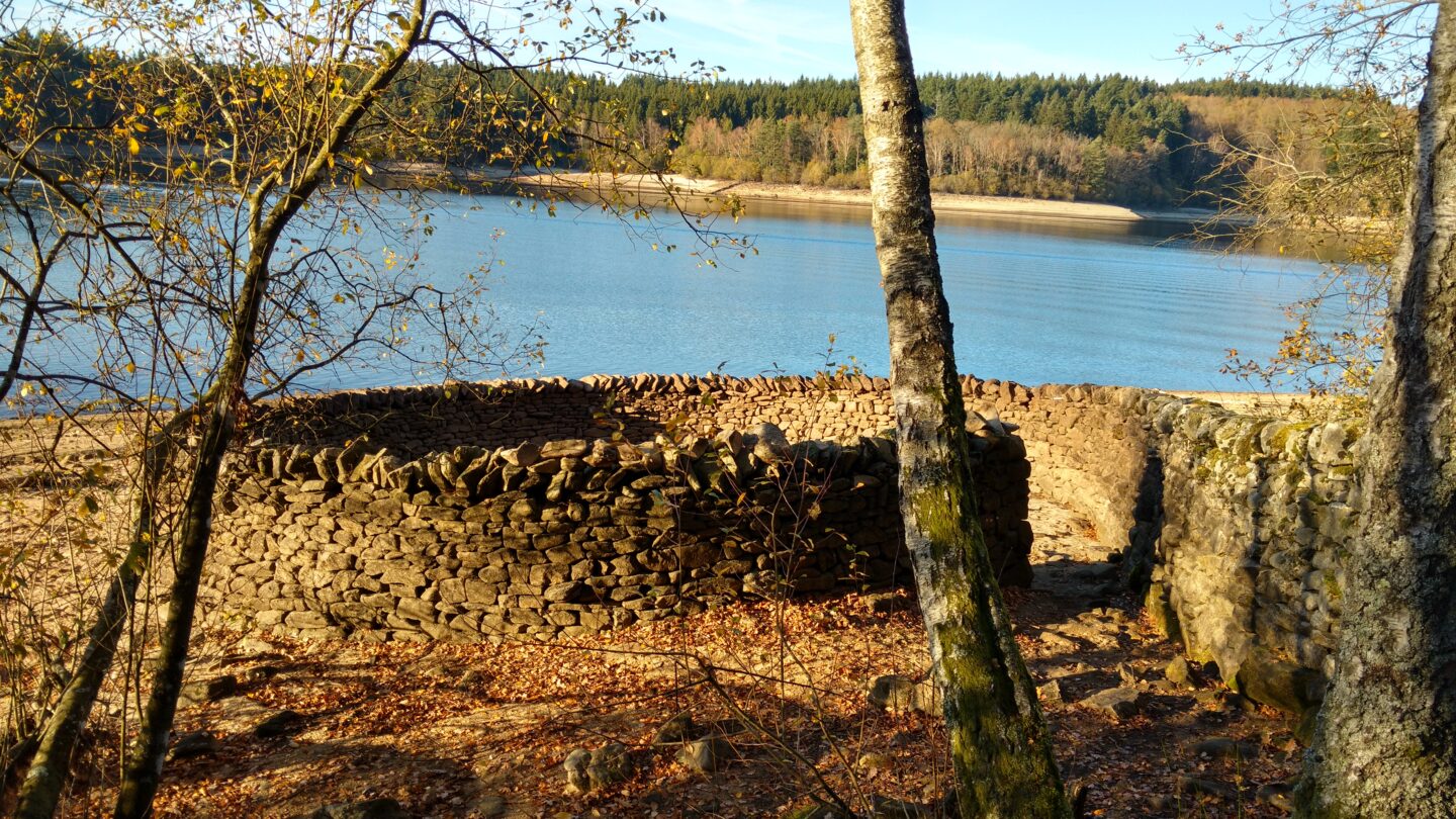 Messe en plein air Bord du lac