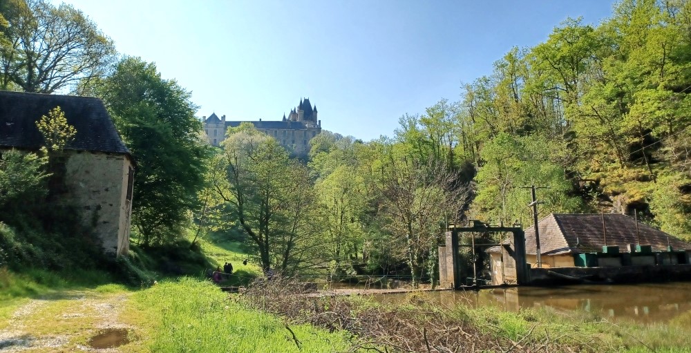 Milpas Sorgeais Boucle du Grand Moulin Parking devant le Château Jumilhac-le-Grand 2026-05-19