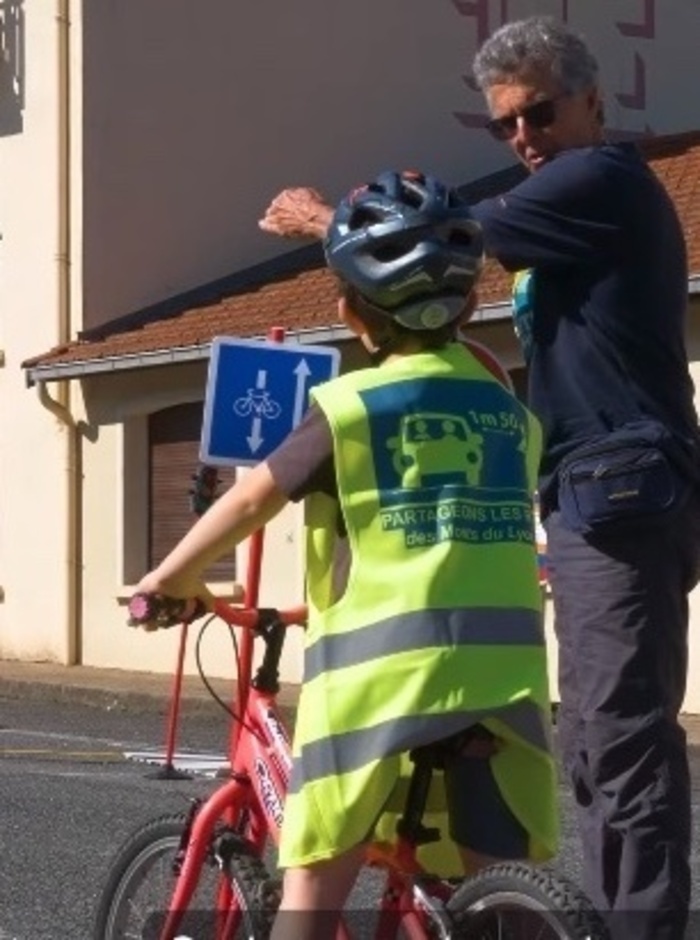 Monte en selle ! Place du chateau Sainte-Foy-l'Argentière