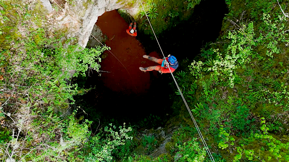 Projection du documentaire Dans les gouffres à fossiles du Quercy Avenue Louis Mazet Gramat 2026-04-27