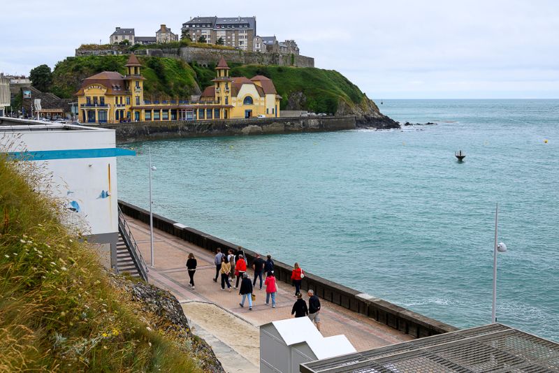Promenade guidée dans la ville Les Dior à Granville, une famille entreprenante Musée Christian Dior Granville