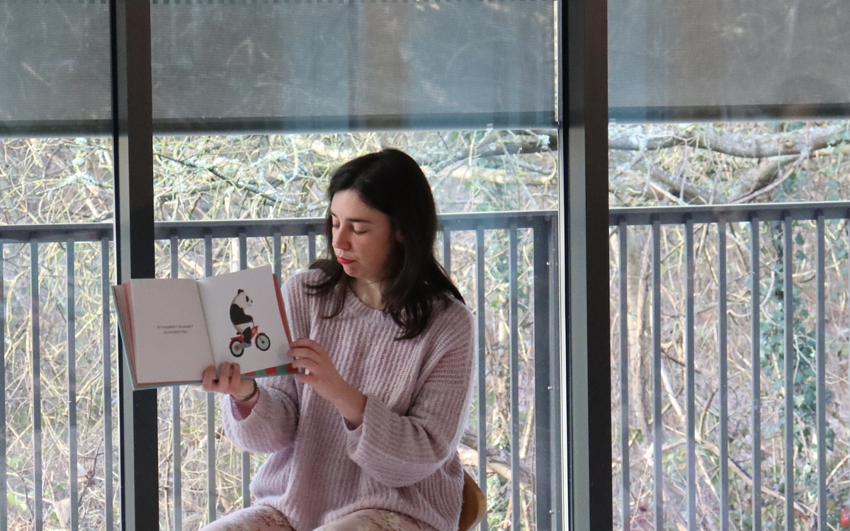 Racontines : contes & comptines (0-3ans) Feuille Blanche, Café Noir Paris