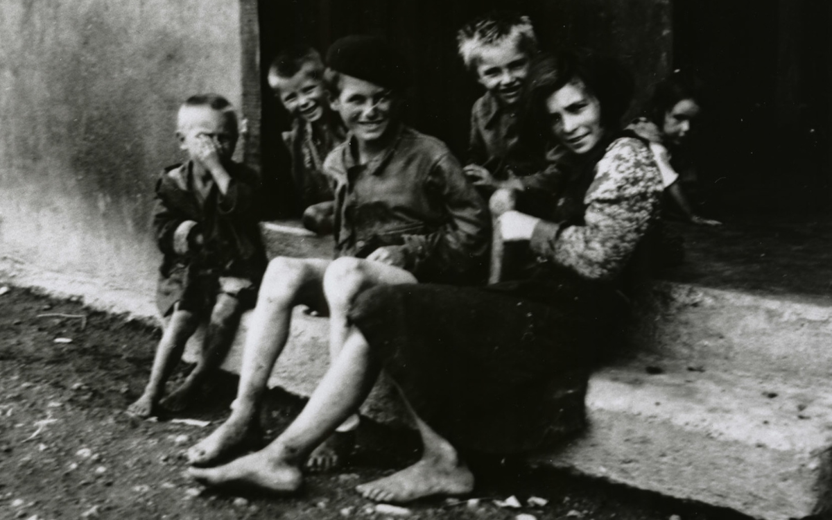 Regards croisés : la Shoah et le génocide des Tsiganes Mémorial de la Shoah Paris