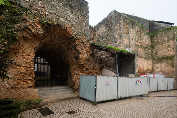 Sauvegarder le patrimoine archéologique. D’un chantier à l’autre : Les travaux de sauvegarde de l’amphithéâtre romain Amphithéâtre Poitiers