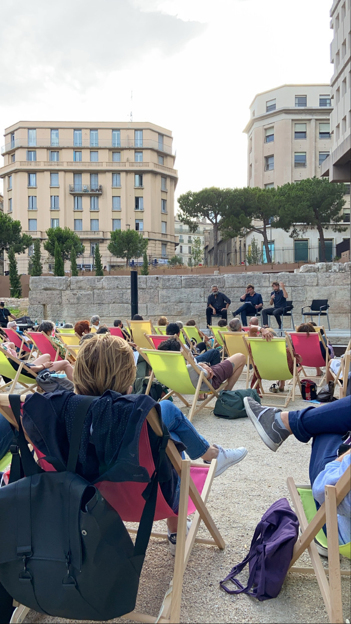 Séance d'écoute sur transat du podcast « Cabaraï» Musée d'histoire de Marseille Marseille