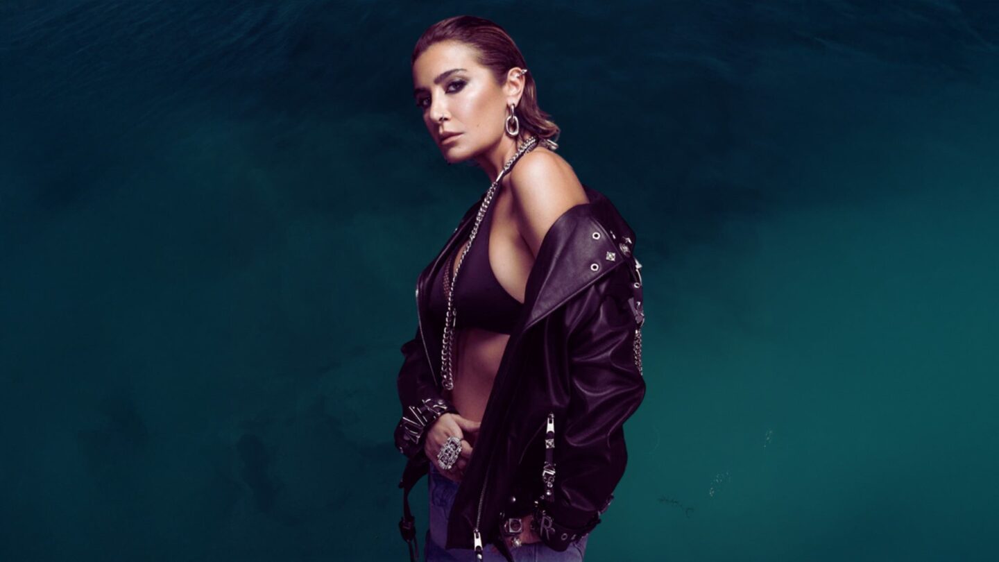 SILA LES FOLIES BERGERE Paris