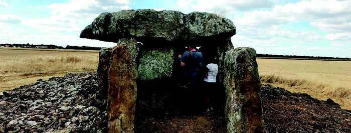 Sortie géologique sur les dolmens de la nécropole de Monpalais Nécropole de Monpalais Plaine-et-Vallées