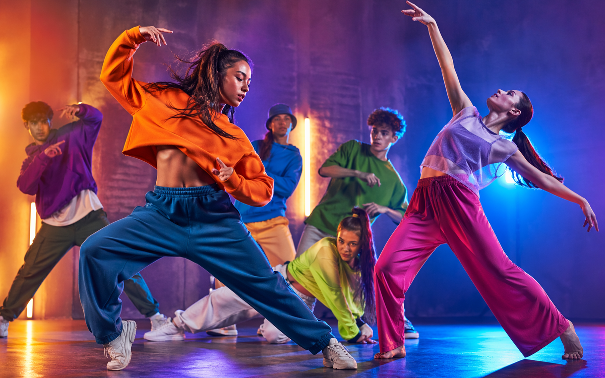 SORTIE JEUNES 16/30 ans La Grande Halle de la Villette Paris